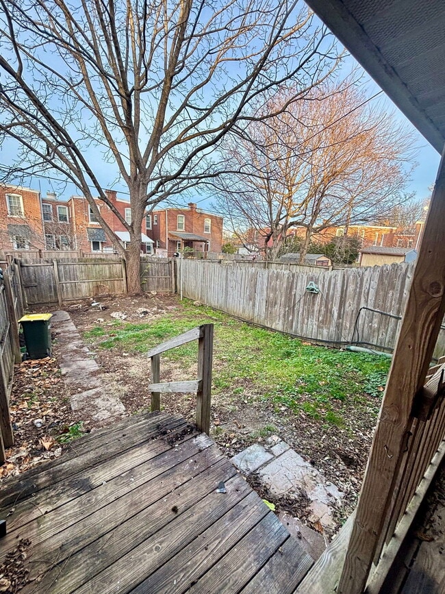 Building Photo - 715 6th St