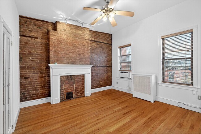 Building Photo - 702 Bloomfield St