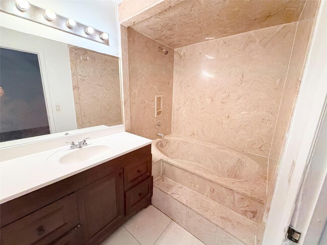 Building Photo - 34 Crossings Cir