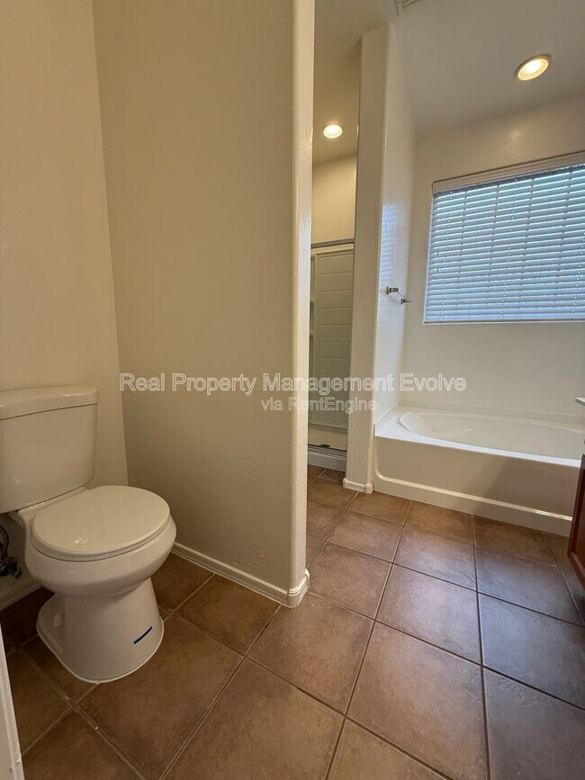 Building Photo - 7337 W St Catherine Ave