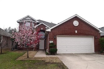 Building Photo - 4840 Park Brook Dr