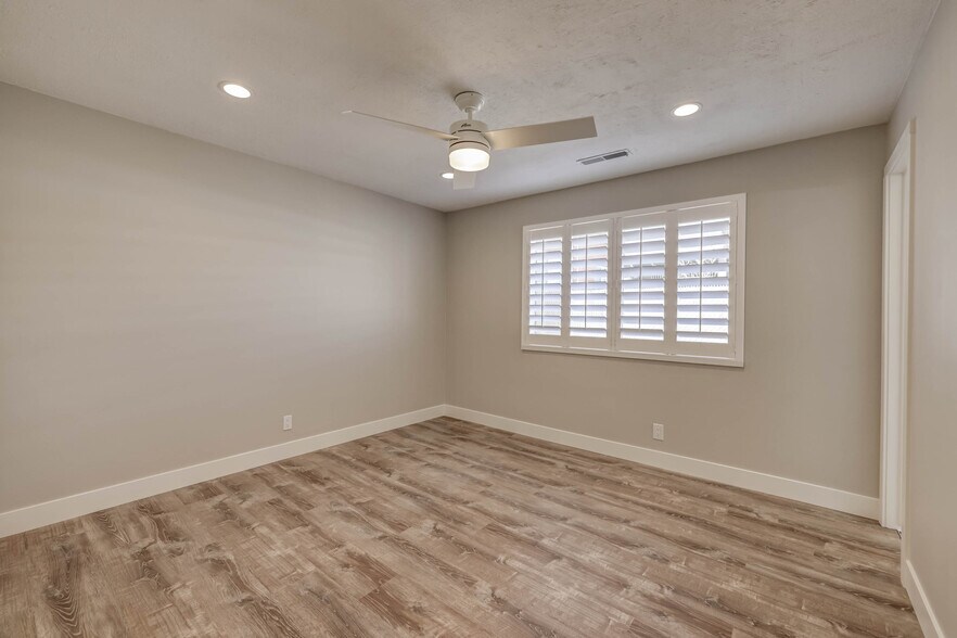 Building Photo - 660 S 400 E