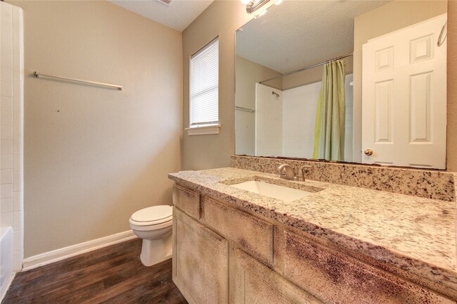 Building Photo - 7302 Greenwood Point Dr