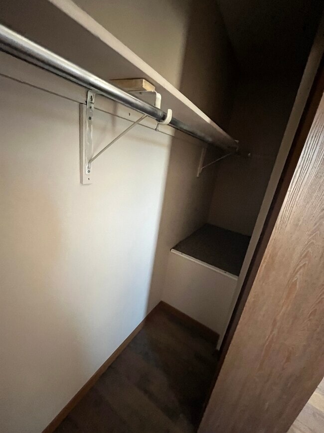 Building Photo - 1871 N Lakeman Dr