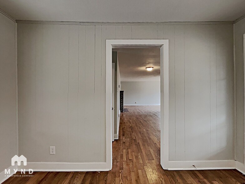 Building Photo - 1222 Eastern Valley Rd