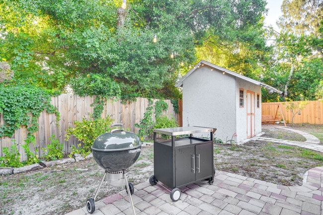 Building Photo - 7100 6th Ave N