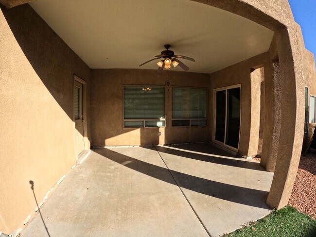 Building Photo - 2210 Dakota Dr