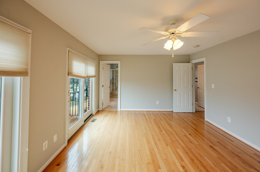 Building Photo - 5806 Flanders St