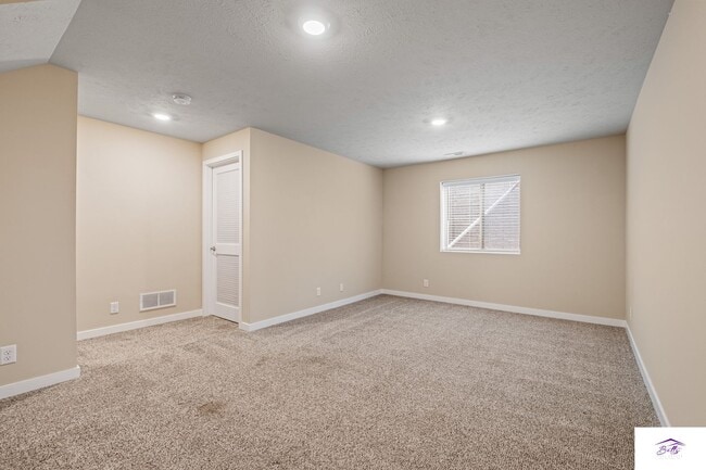 Building Photo - WELCOME HOME!