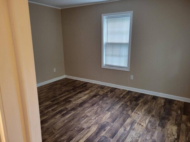 Building Photo - 4079 Acorn Dr