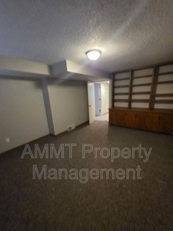 Building Photo - JR Real Estate: 848 Dover Street