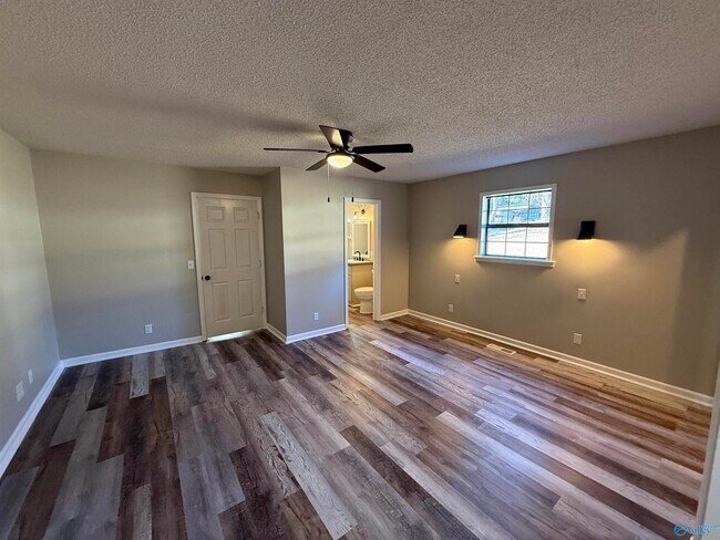 Building Photo - 2665 Dunlap Ave