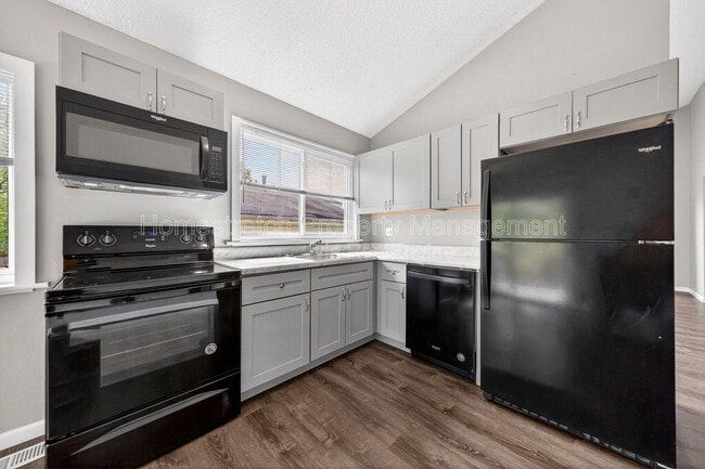 Building Photo - 2455 Buttonwood Ct