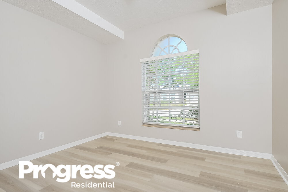 Building Photo - 1221 Barclay Wood Dr