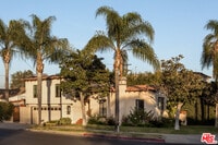 Building Photo - 1650 S Crest Dr