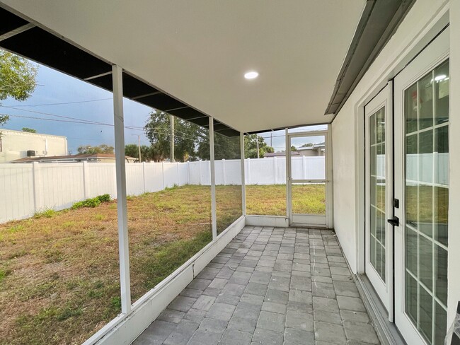 Building Photo - 2860 35th St S