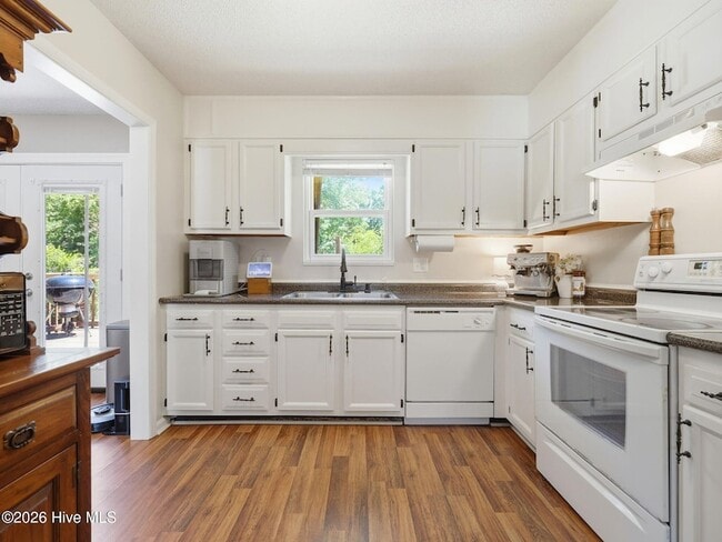 Building Photo - 109 Stillbrook Ct