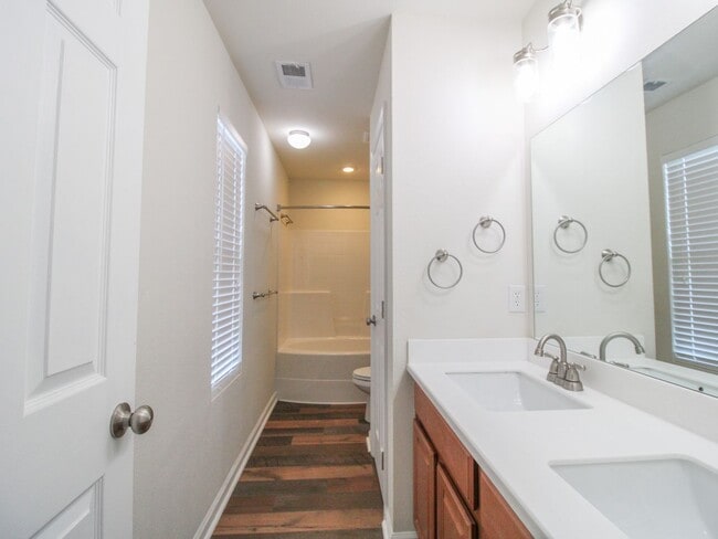 Building Photo - Modern and updated home in desirable East ...