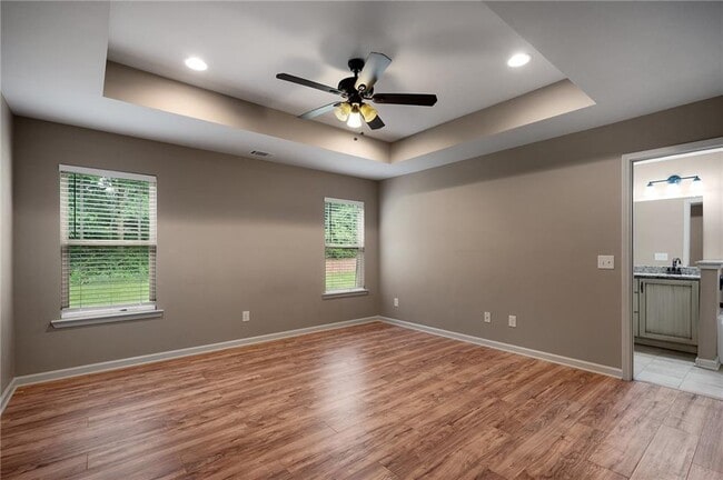 Building Photo - 211 Gilmore Cir SW