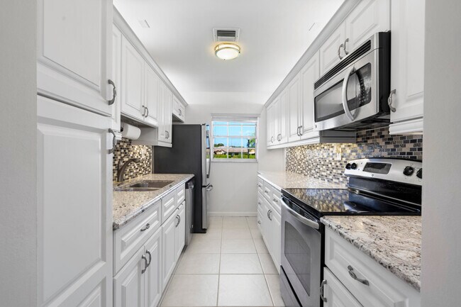 Building Photo - 13960 Nesting Way