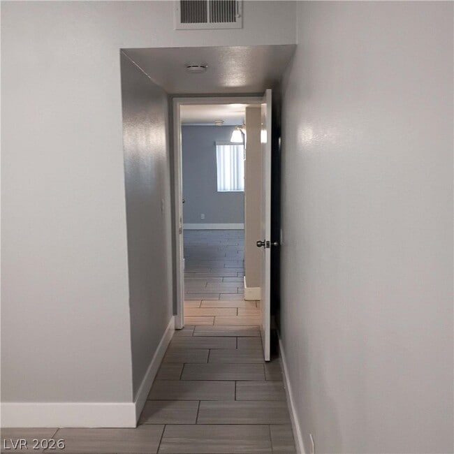 Building Photo - 33 Gold Bar Ct