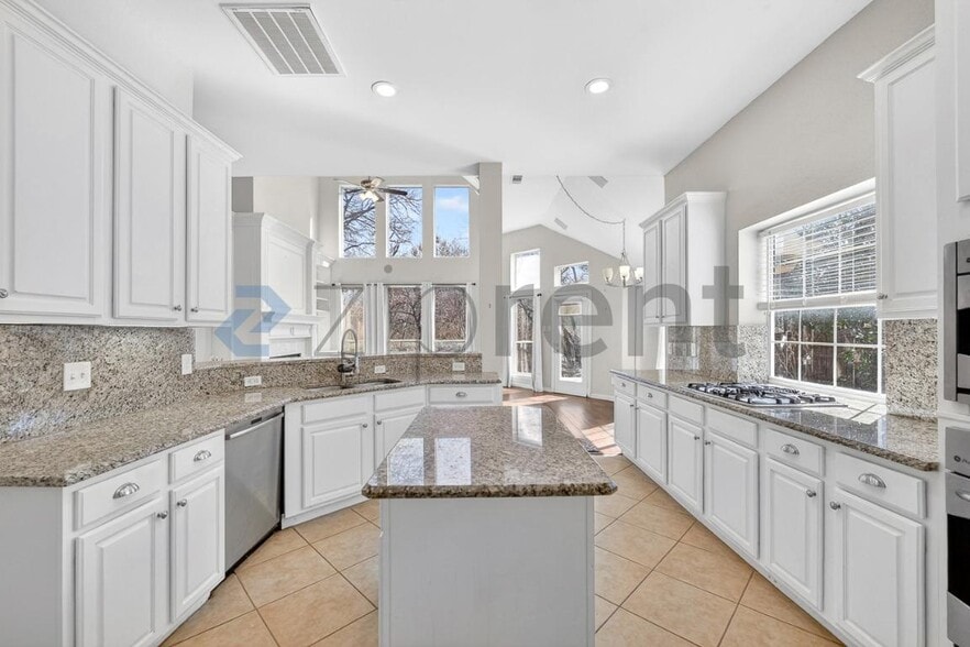 Building Photo - 909 Parker Dr