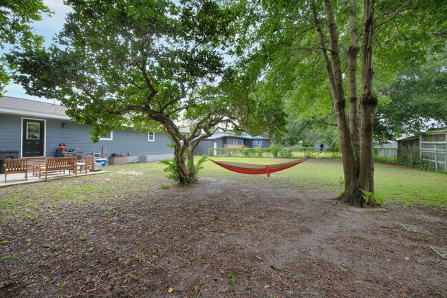Building Photo - Charming 3-Bed home with 2.5 Baths in Fort...