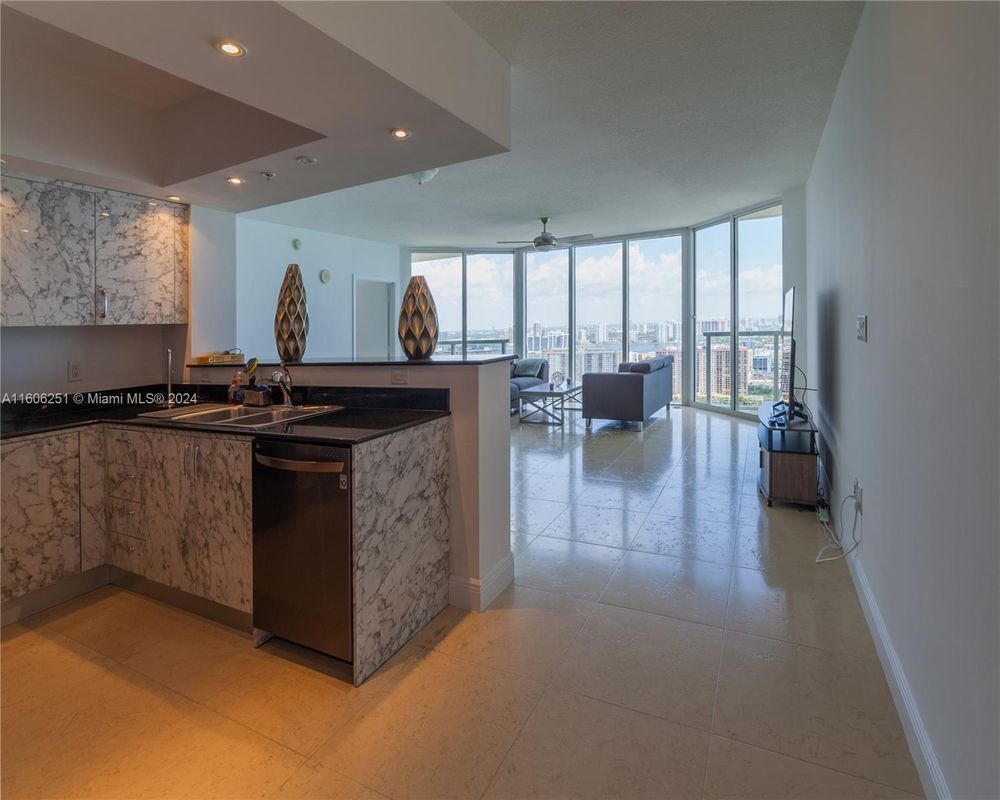 Building Photo - 16699 Collins Ave