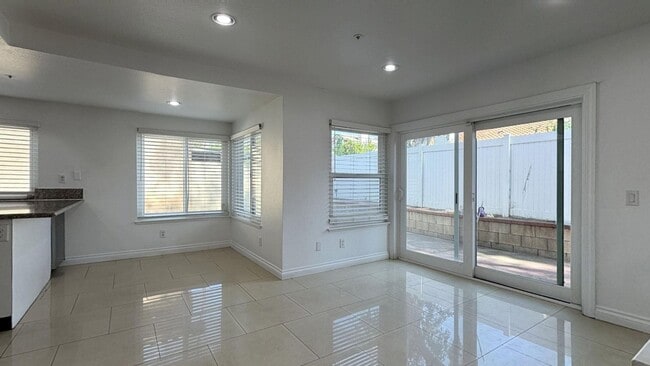 Building Photo - 13632 Cabrillo Ct