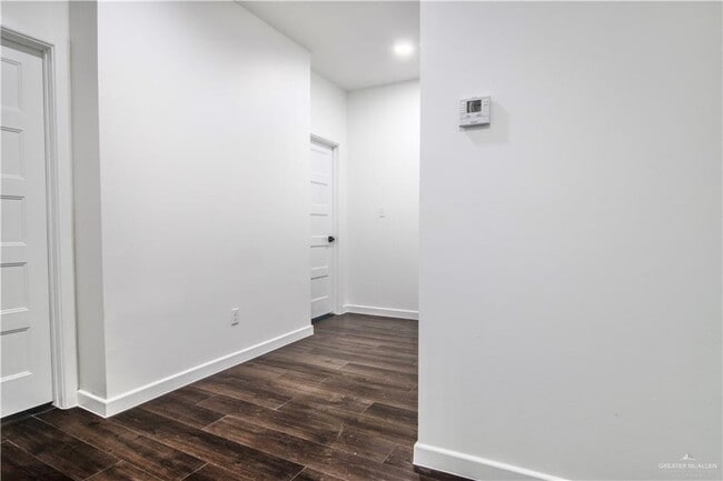 Building Photo - 23 Cassandra St