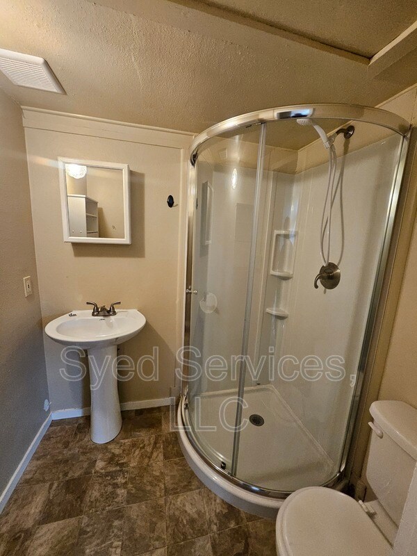 Building Photo - 1919 S Orchard St