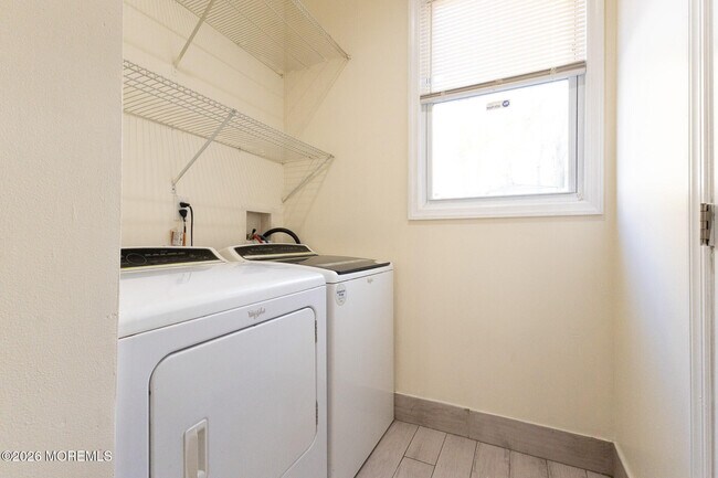 Building Photo - 158 Terrace Ave