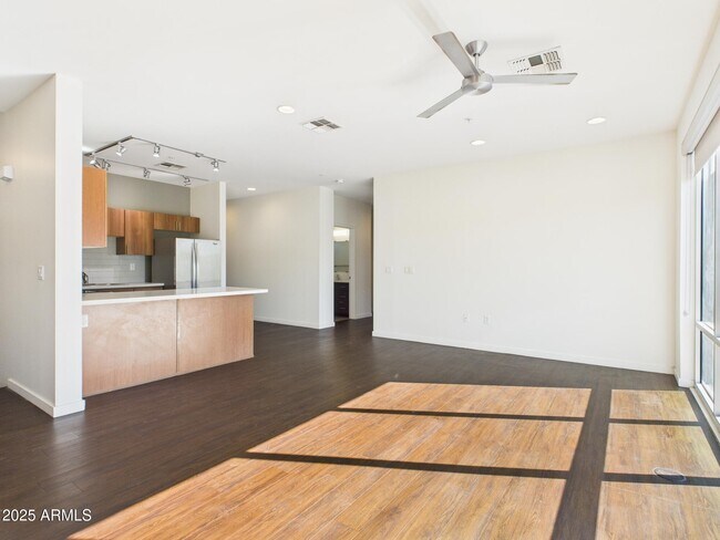 Building Photo - 4700 N 40th St