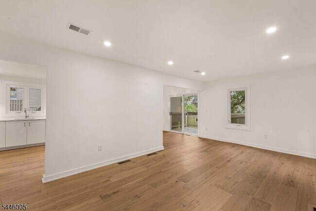 Building Photo - 5E Somerset Hills Village