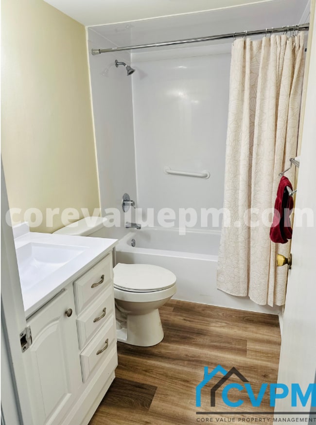 Building Photo - 1906 Ardenwood Terrace