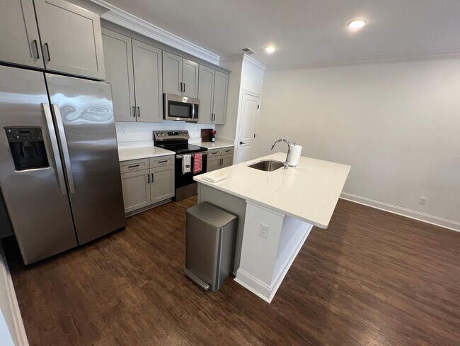 Building Photo - 662 Cottage Grv Cir