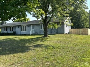 Building Photo - 3 bedroom, 1.5 bathroom Chelsea ranch - fr...