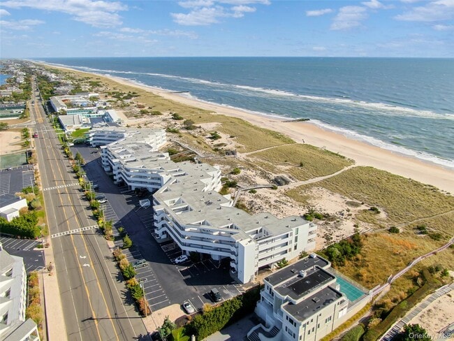 Building Photo - 260 Dune Rd