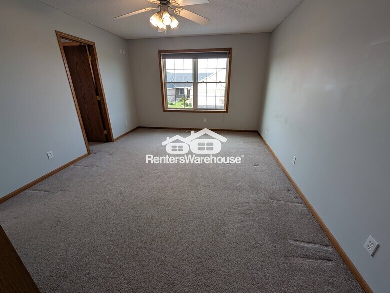 Building Photo - 10549 64th Way NE