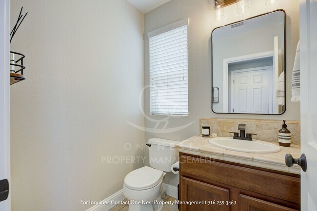 Building Photo - Lincoln Crossing, 4 bedroom 2.5 bath