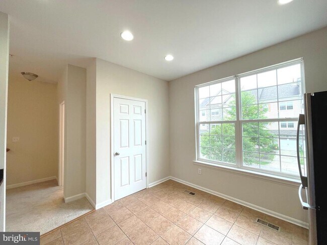 Building Photo - 113 Polo Way