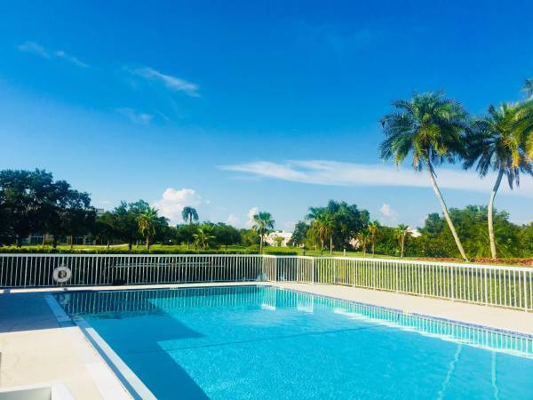 Building Photo - 4550 Pinebrook Cir