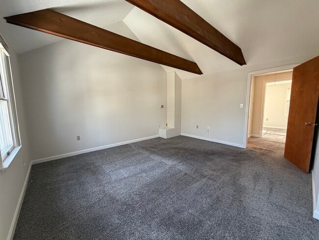 Building Photo - 213 Victoria Heights Rd