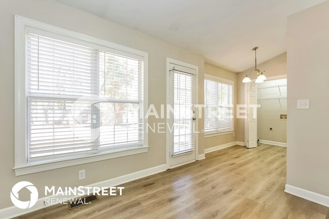 Building Photo - 1107 Foxhaven Dr