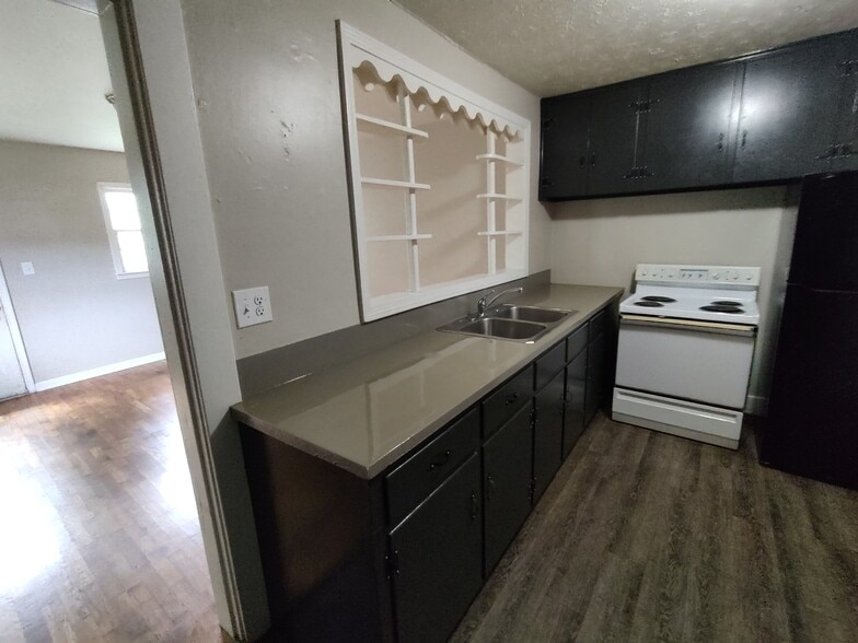 Building Photo - 809 Cline St