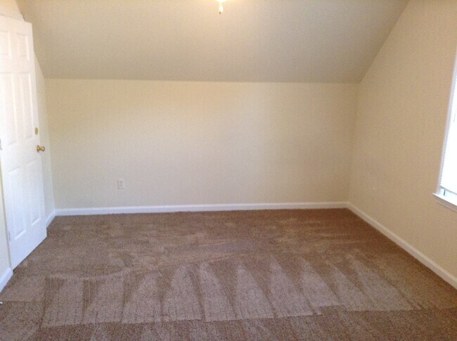 Building Photo - Five Points 3br - Fall 2026 Prelease