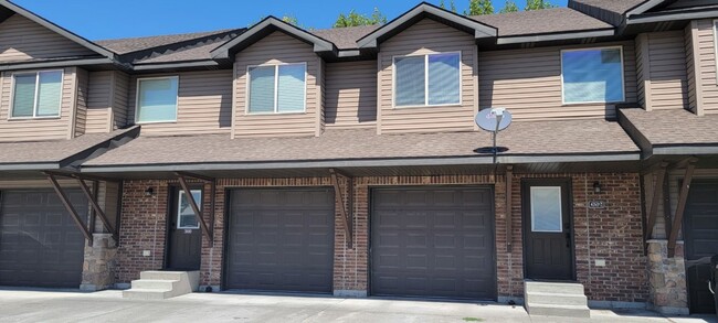 Primary Photo - 3 bedroom Townhome in Rigby!