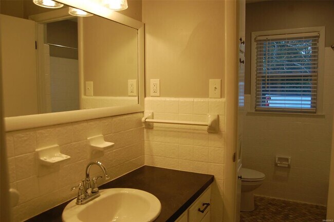 Building Photo - 633 Wetumpka St