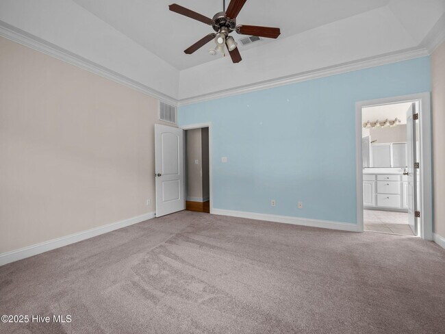 Building Photo - 541 Park Meadows Dr