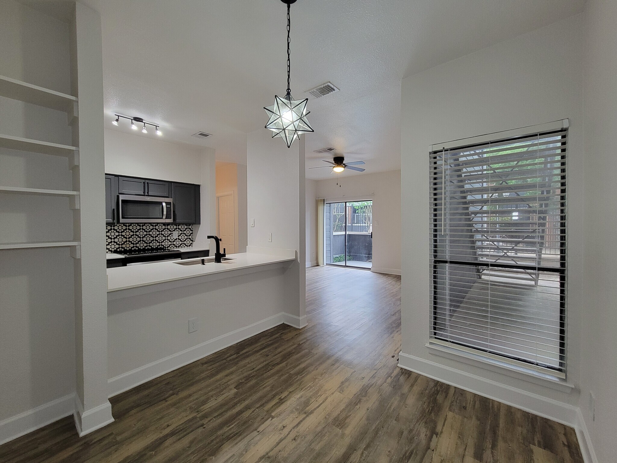 Building Photo - Tramor at the Oaks Apartments